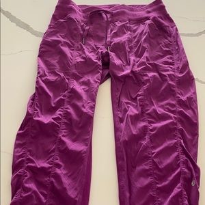 Lululemon loose fitting Capri pants size 6